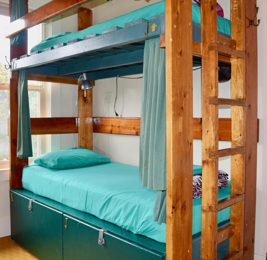 Green Tortoise Hostel Seattle Exterior photo